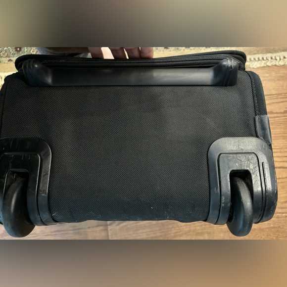 Tumi Carryon - Picture 2 of 12